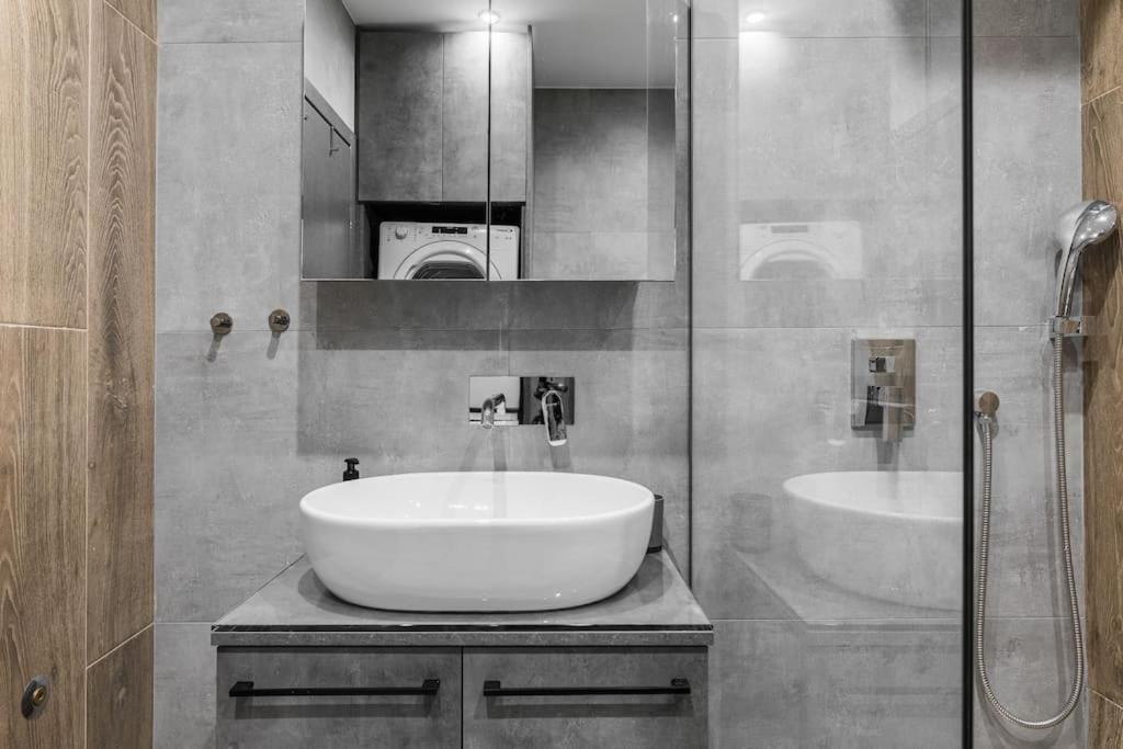 Jim & Jo House Apartment เทสซาโลนิกิ ภายนอก รูปภาพ
